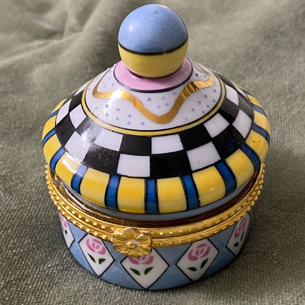 Jewelry box Vintage CBK LTD 1996 Porcelain Fun Colorful Hinged Trinket Box. #13